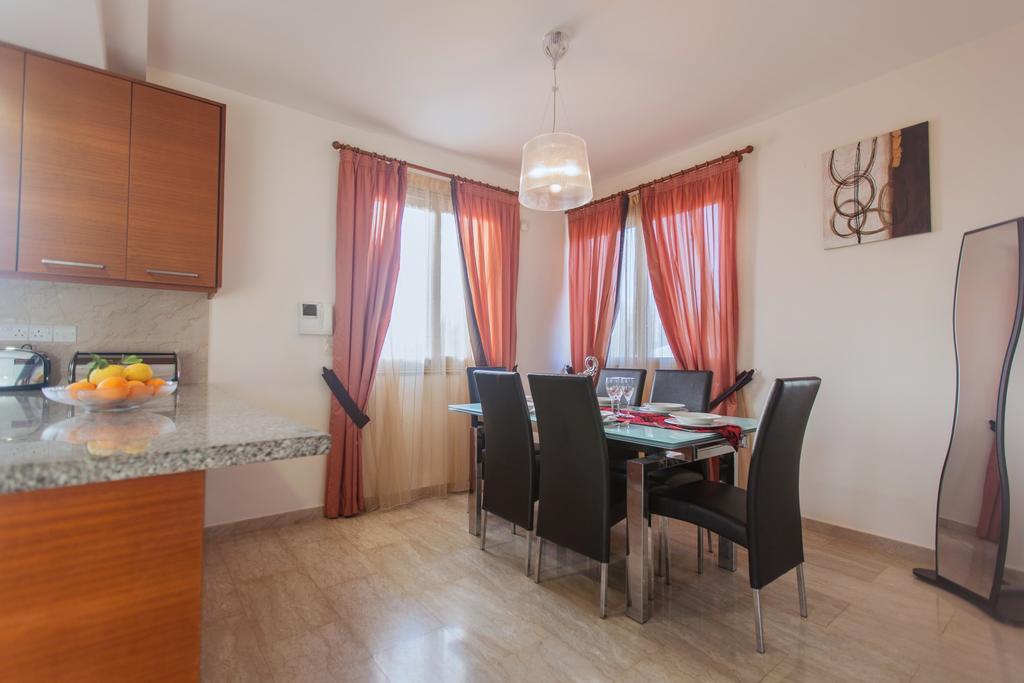 Villa Saraliana Sandy Beach Villas - Heated Pool - Jacuzzi - Private Beach Area Polis Zimmer foto