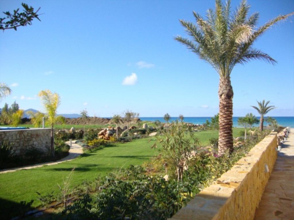 Villa Saraliana Sandy Beach Villas - Heated Pool - Jacuzzi - Private Beach Area Polis Zimmer foto