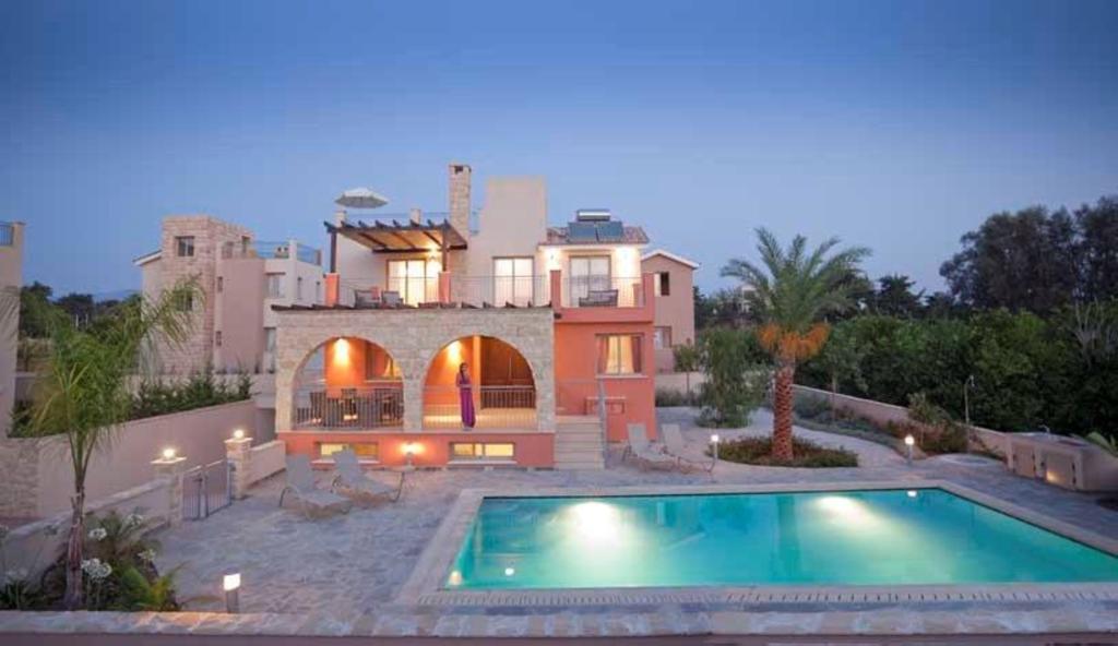 Villa Saraliana Sandy Beach Villas - Heated Pool - Jacuzzi - Private Beach Area Polis Zimmer foto